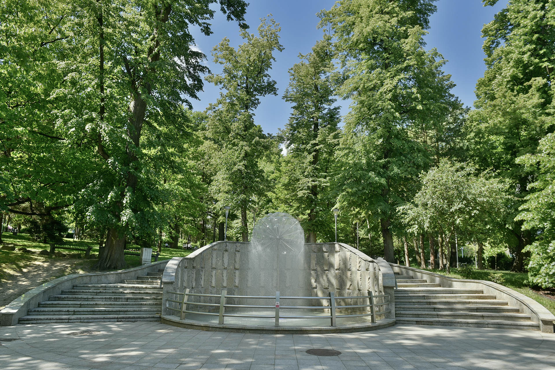 photo gallery image 01