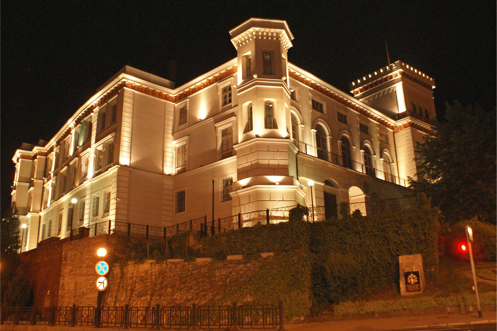 photo gallery image 01