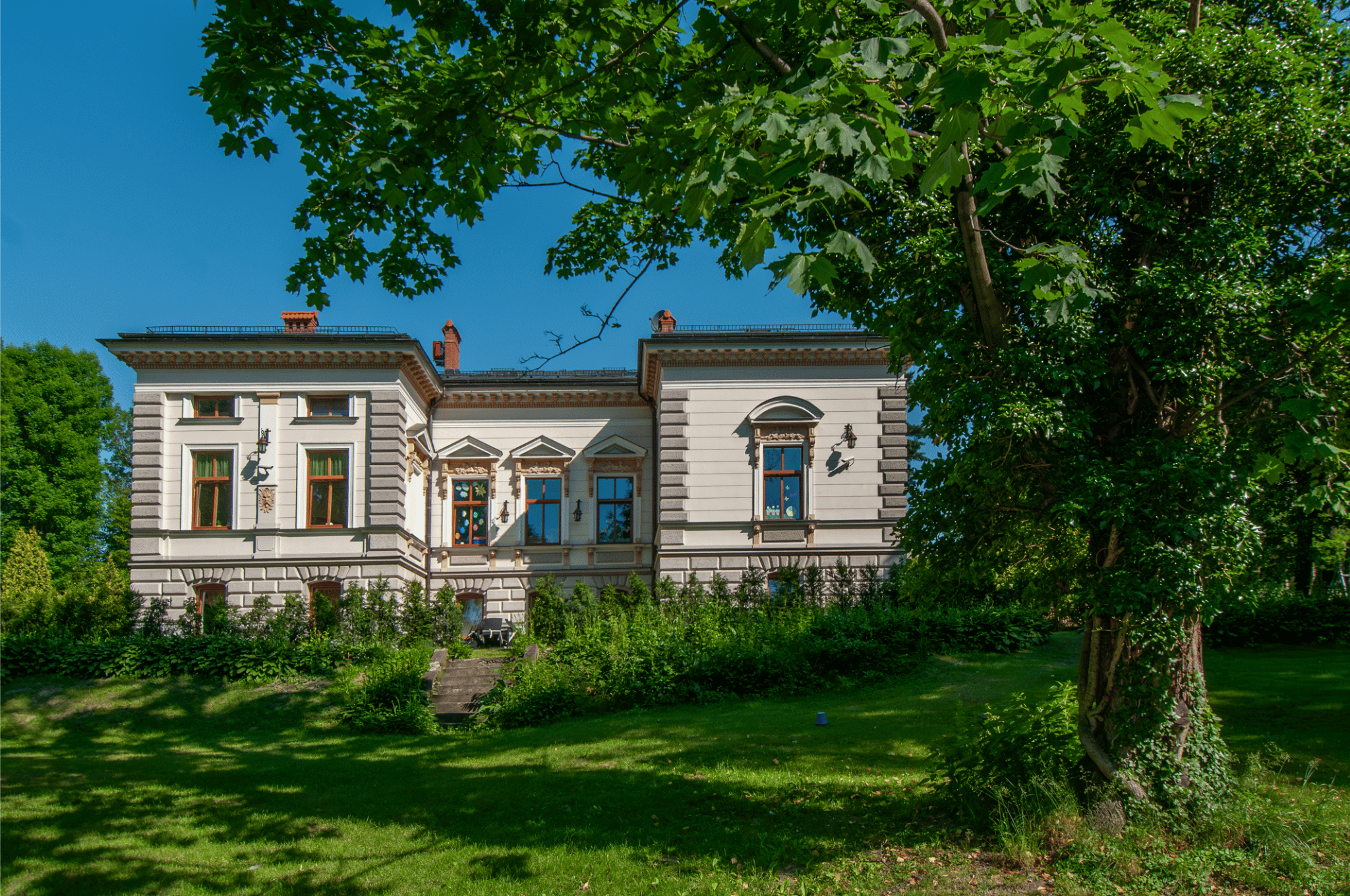 photo gallery image 01