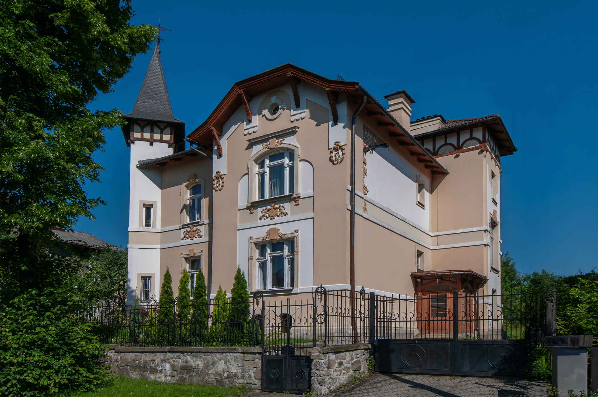 photo gallery image 01