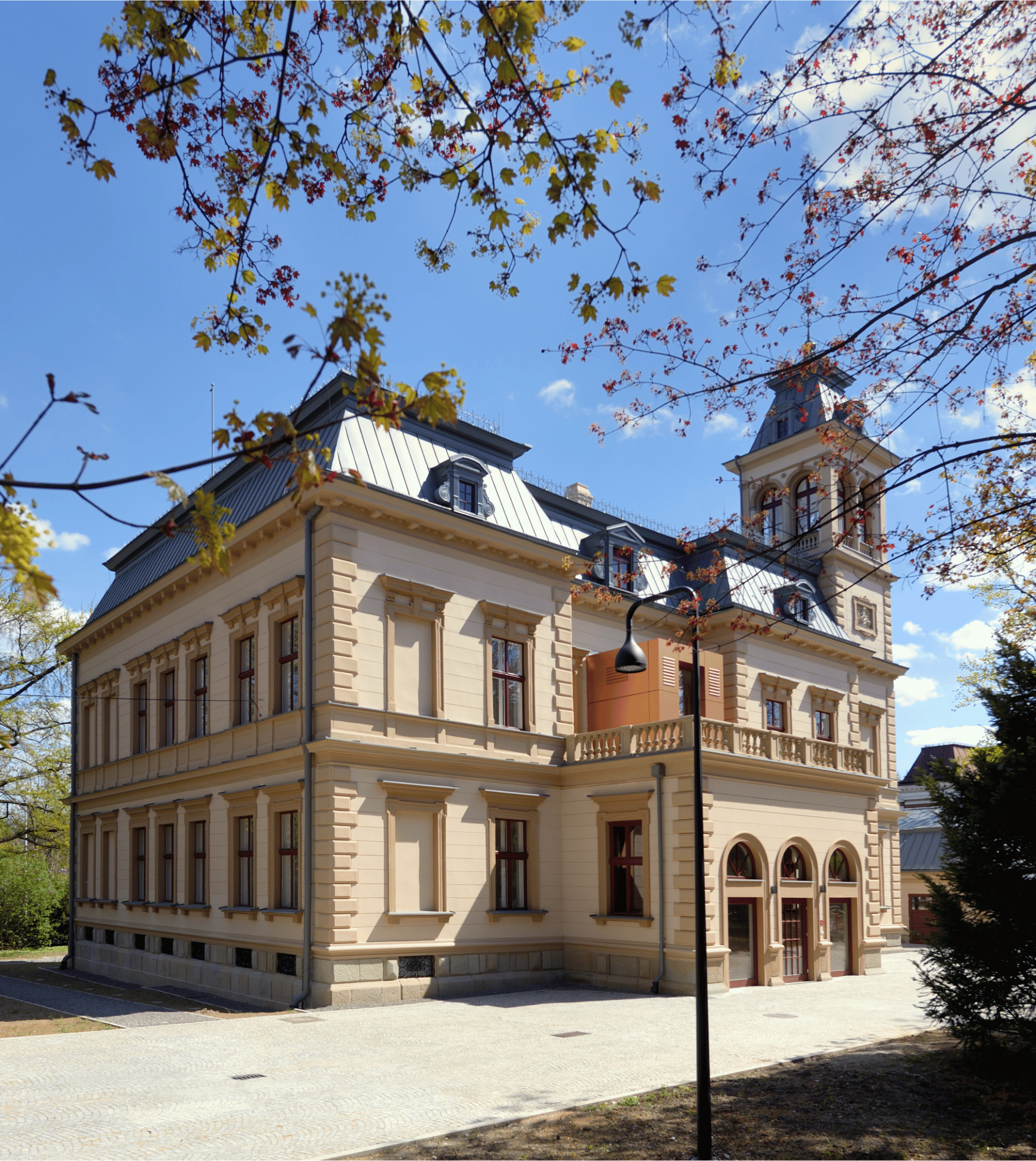 photo gallery image 01