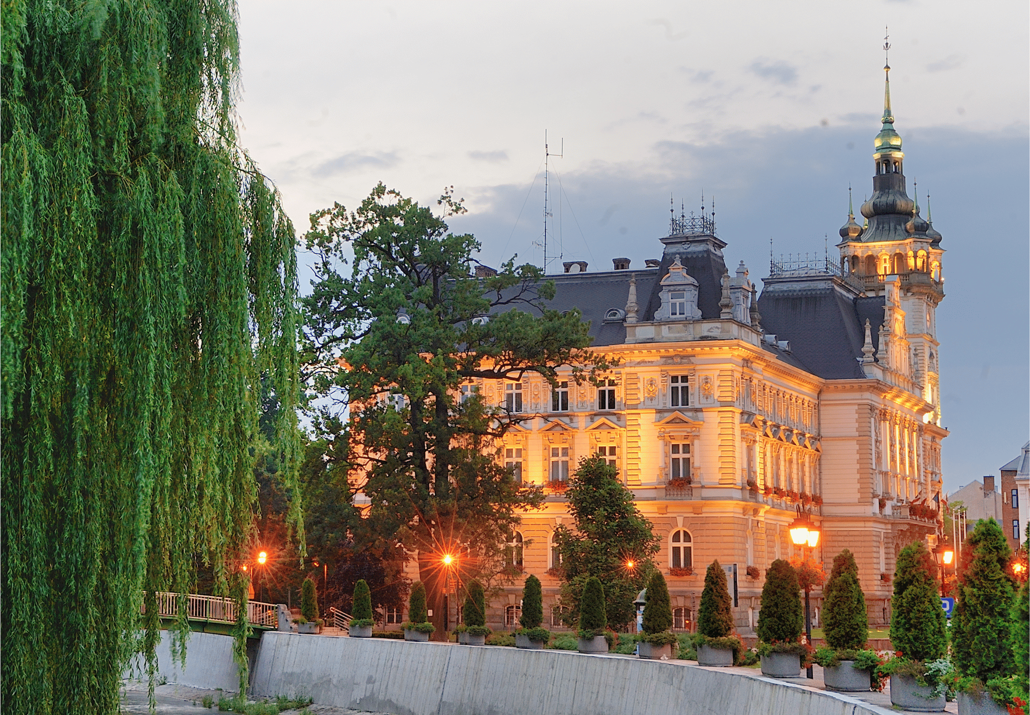 photo gallery image 01