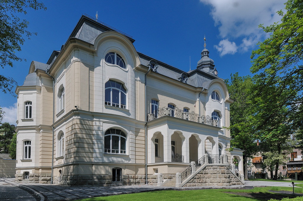 photo gallery image 01